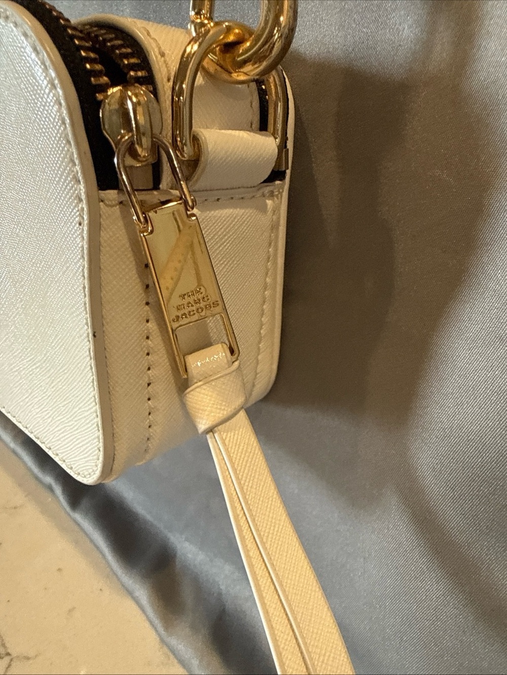 Marc Jacobs Cream Snapshot Crossbody with Red Polka Dot Strap - Picture 13 of 16